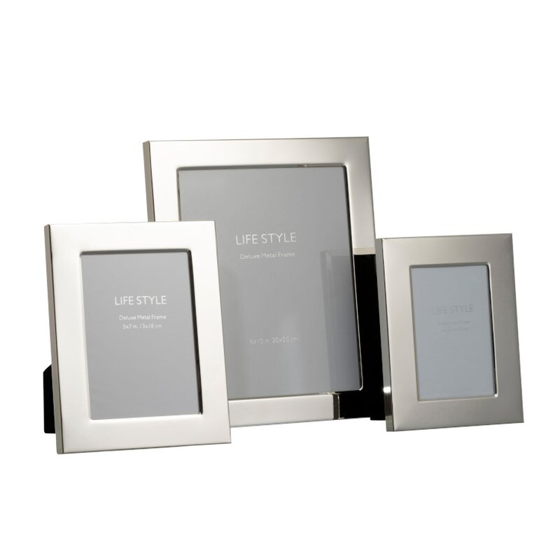 Kaufen Sie Silberner Fotorahmen mit Haube 20x25cm zu Großhandelspreisen