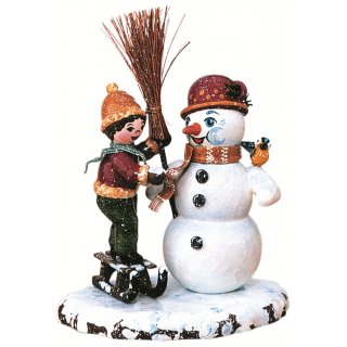 Hubrig Winterkinder Junge mit Schneemann